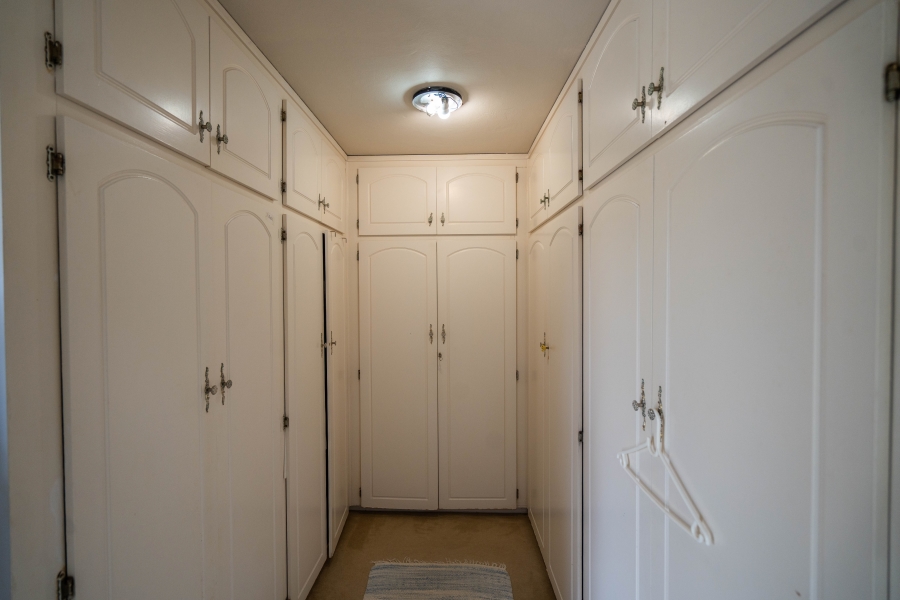 7 Bedroom Property for Sale in West Beach Eastern Cape